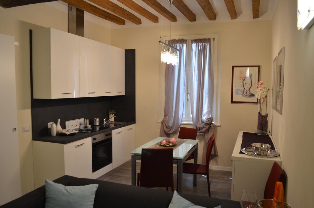 Ferienwohnung Heart Of Parma Zimmer foto